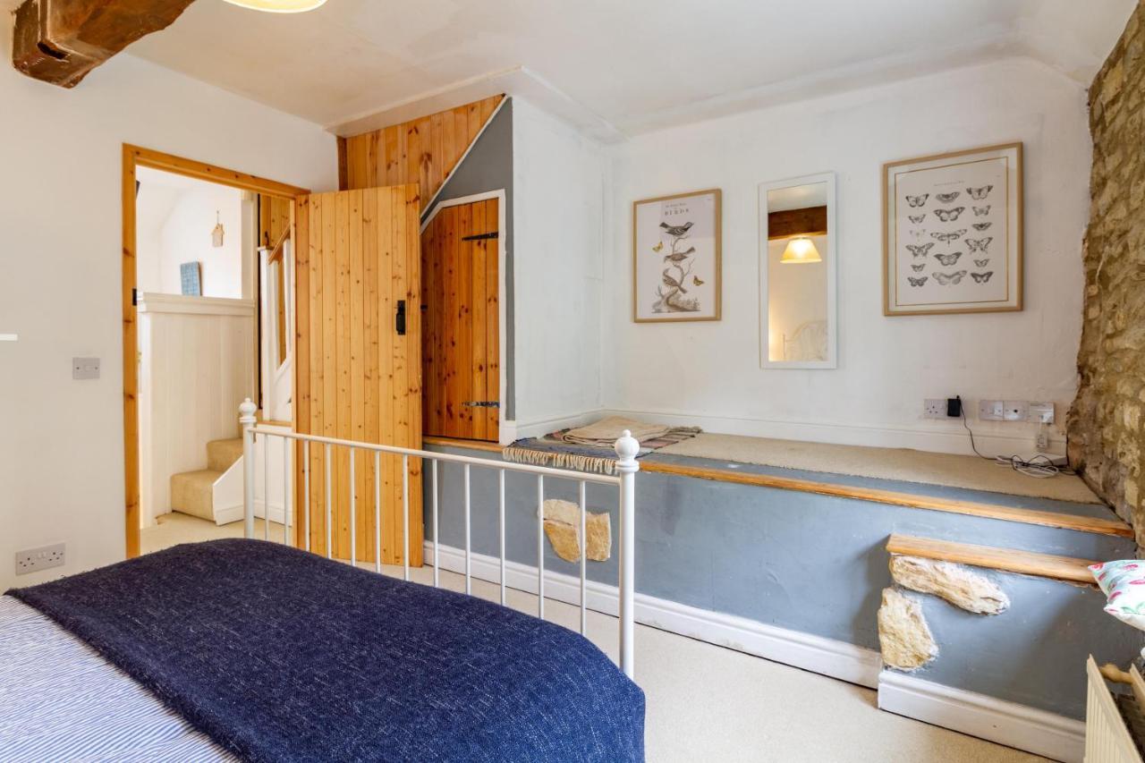 The Shoe Box Cottage With Allocated Parking マルムズベリー エクステリア 写真