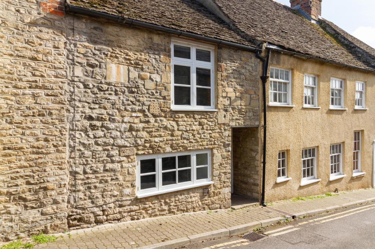The Shoe Box Cottage With Allocated Parking マルムズベリー エクステリア 写真